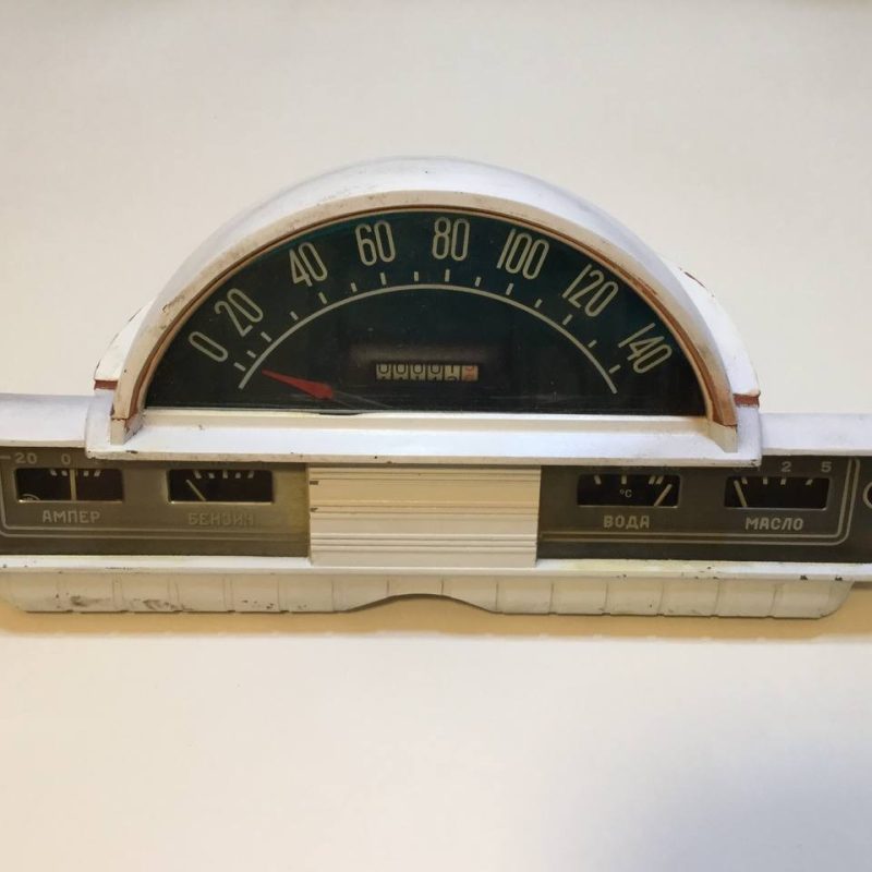 Щиток приборов ГАЗ 21