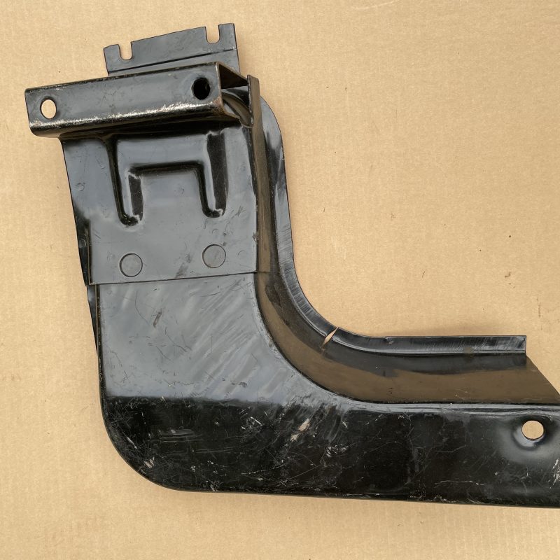 Угол короба передний правый